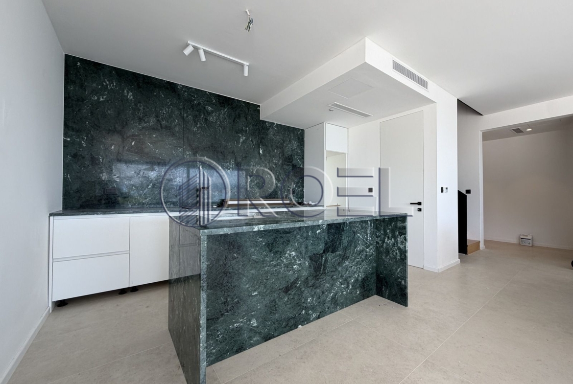 Five-bedroom apartment with swimming pool, new development, 238 m², Opatija