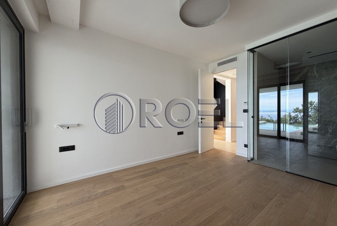 Five-bedroom apartment with swimming pool, new development, 238 m², Opatija