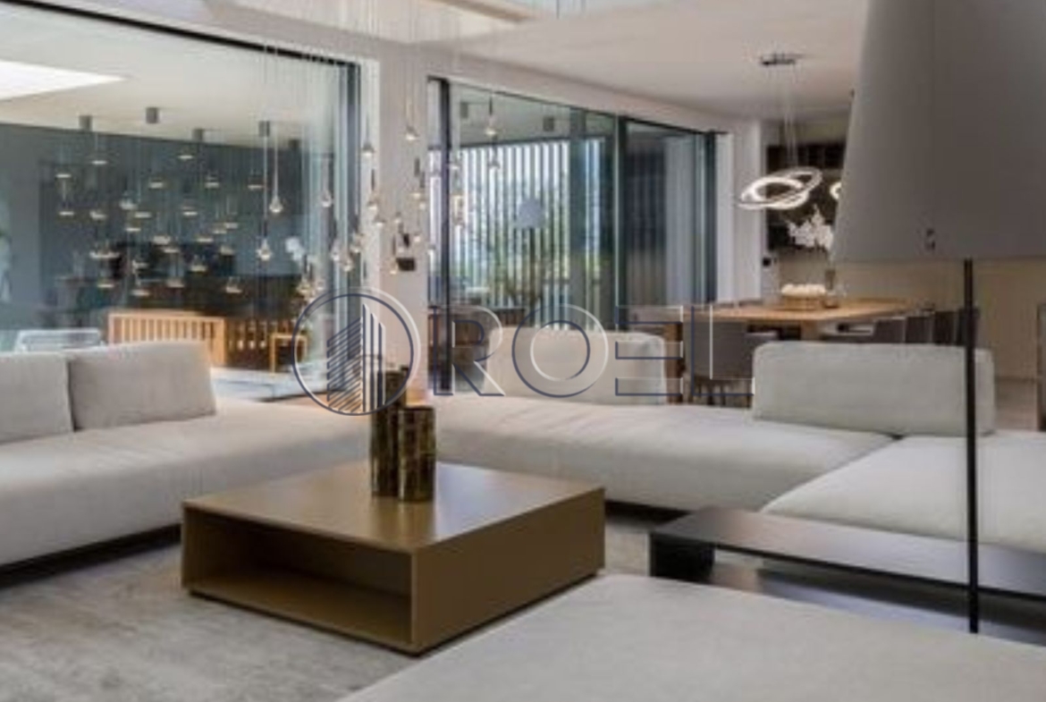 Zadar, Diklo: Luksuzna vila s bazenom, NKP 453 m²