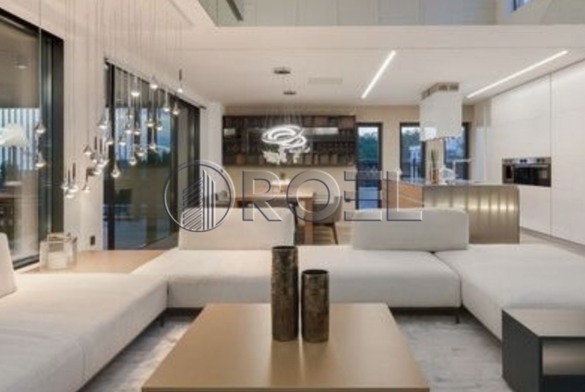 Zadar, Diklo: Luksuzna vila s bazenom, NKP 453 m²