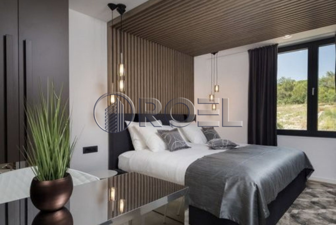 Zadar, Diklo: Luksuzna vila s bazenom, NKP 453 m²