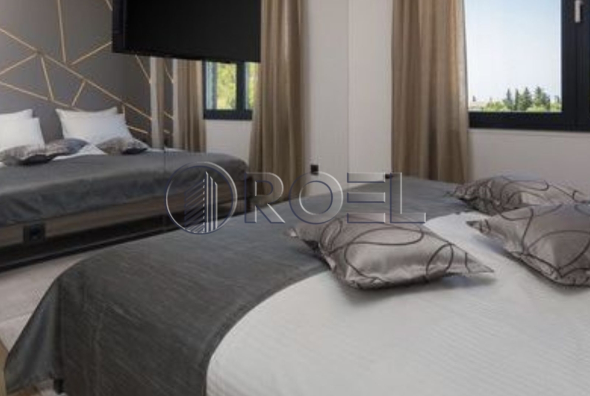 Zadar, Diklo: Luksuzna vila s bazenom, NKP 453 m²