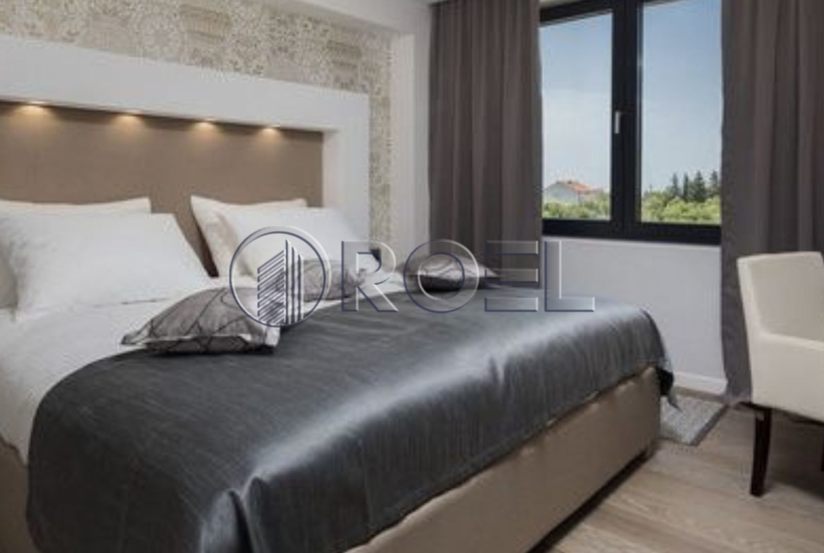 Zadar, Diklo: Luksuzna vila s bazenom, NKP 453 m²