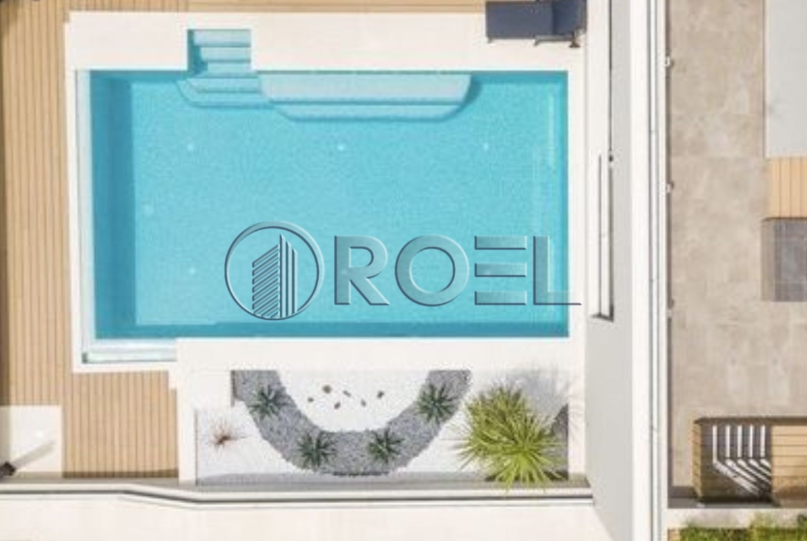 Zadar, Diklo: Luksuzna vila s bazenom, NKP 453 m²