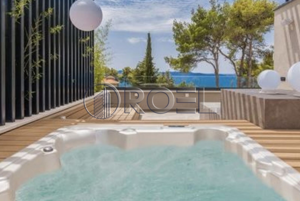 Zadar, Diklo: Luksuzna vila s bazenom, NKP 453 m²