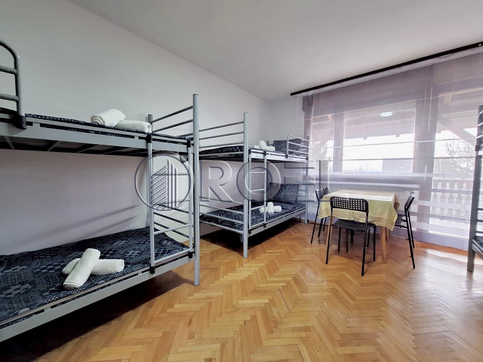 488_10_1733916104 Najam kuće za radnike, smještaj, Sesvetski Kraljevec, 300 m2