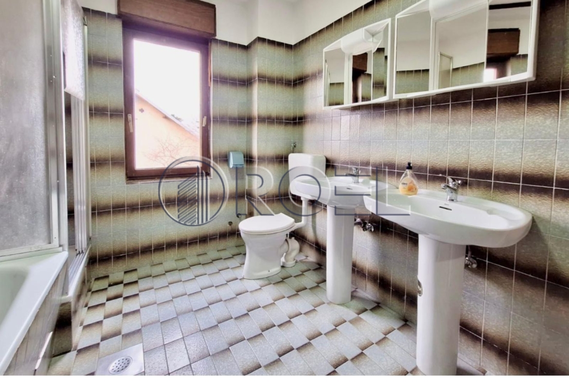 Najam kuće za radnike, smještaj, Sesvetski Kraljevec, 300 m2