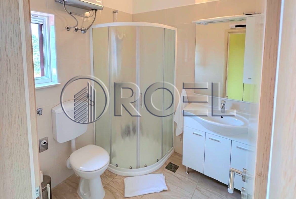 Kuća, prvi red do mora, Ražanj, Rogoznica, NKP 410 m2