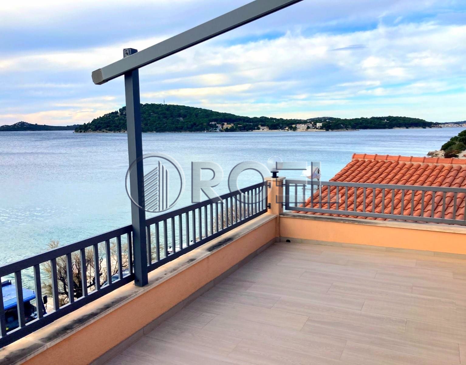 615_1_1741875899 House, first row to the sea, Ražanj, Rogoznica, NKP 410 m2
