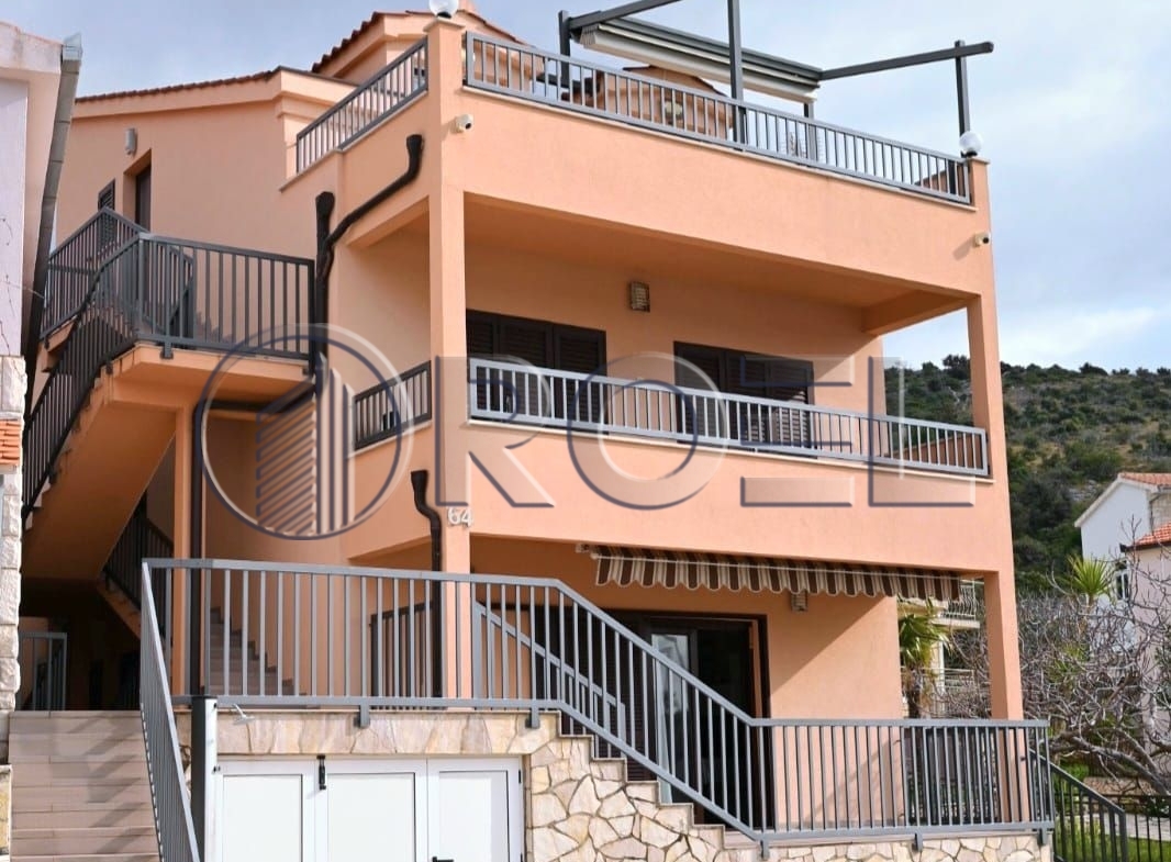 Kuća, prvi red do mora, Ražanj, Rogoznica, NKP 410 m2