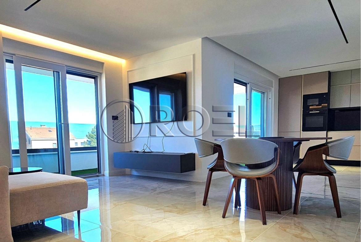 Trosoban stan u luksuznoj novogradnji, Krk, Malinska, prodaja, 84 m2
