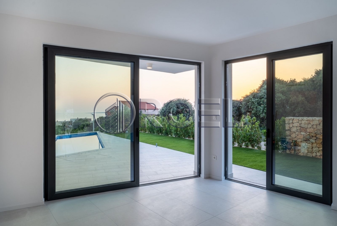 Luksuzna kuća u novogradnji s bazenom, Pag, Mandre, 130 m2