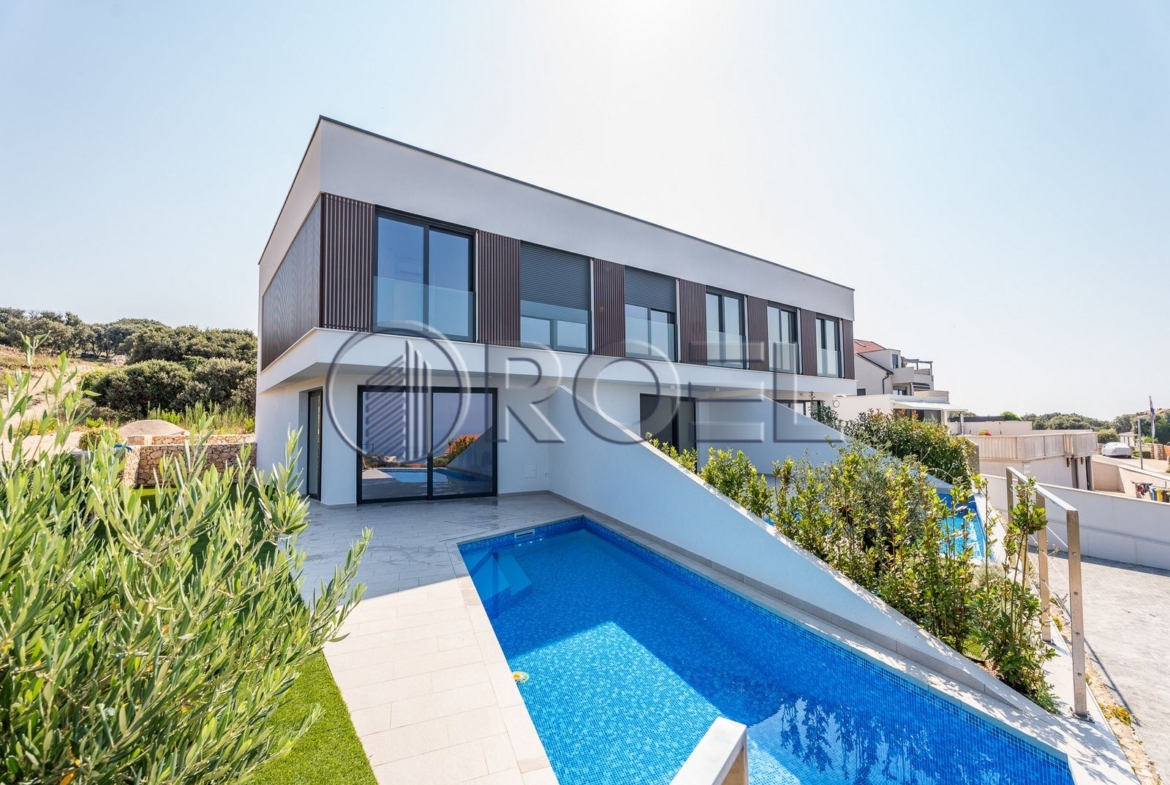 Luksuzna kuća u novogradnji s bazenom, Pag, Mandre, 130 m2