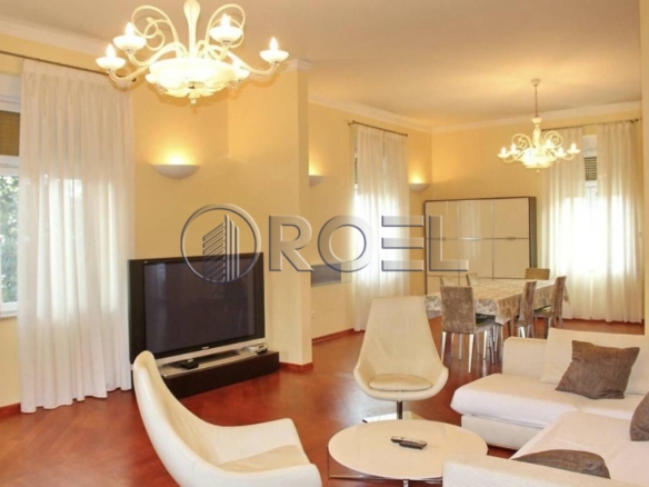 Luksuzni trosobni stan, Opatija, NKP 197 m2, s pripadajuća 4 VPM