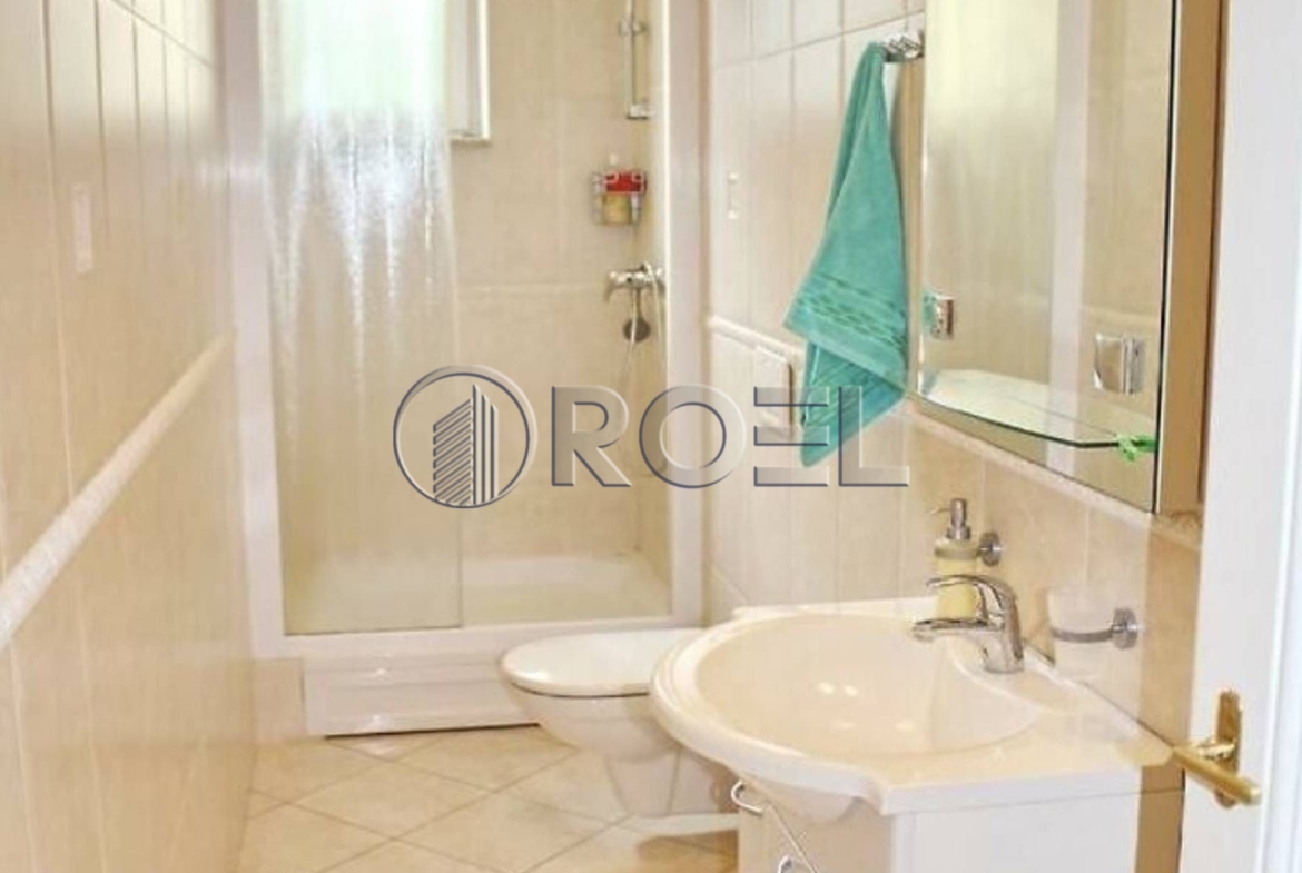 Luksuzni trosobni stan, Opatija, NKP 197 m2, s pripadajuća 4 VPM
