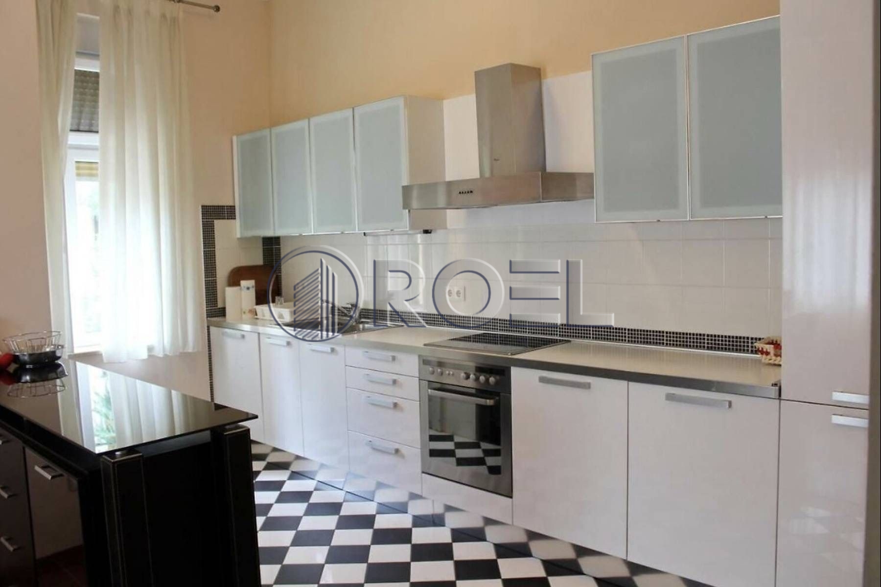 676_9_1745274796 Luksuzni trosobni stan, Opatija, NKP 197 m2, s pripadajuća 4 VPM