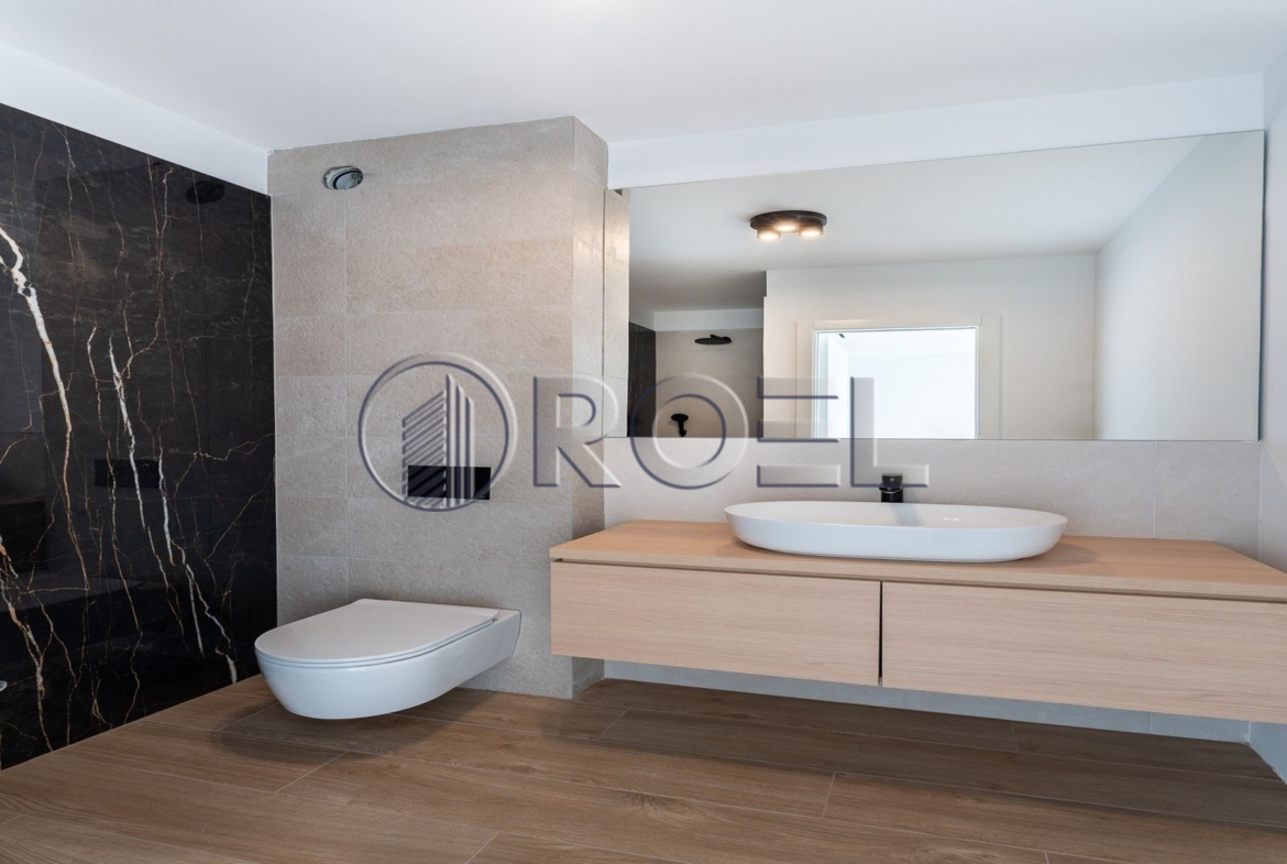 Luksuzna kuća u novogradnji s bazenom, Pag, Mandre, 130 m2