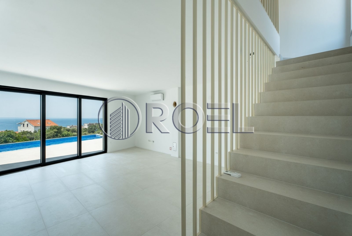 Luksuzna kuća u novogradnji s bazenom, Pag, Mandre, 130 m2