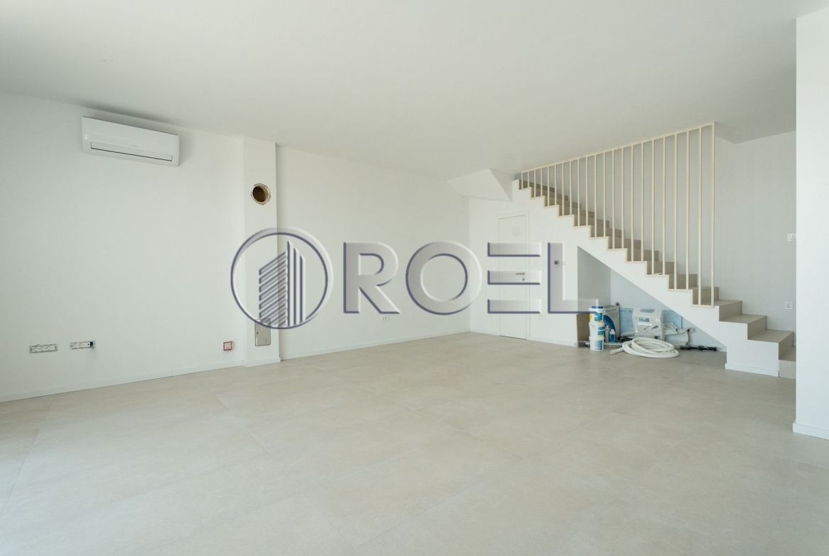 Luksuzna kuća u novogradnji s bazenom, Pag, Mandre, 130 m2