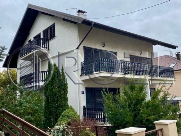 Prodaja, Dvojna kuća,Remete 291m2