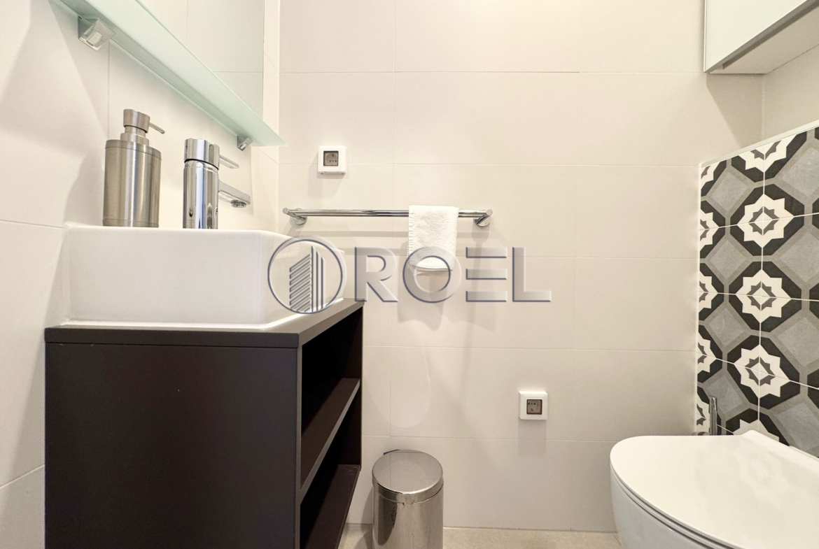 Dramalj, 6 luksuznih stanova s bazenom, 600m2, drugi red do mora