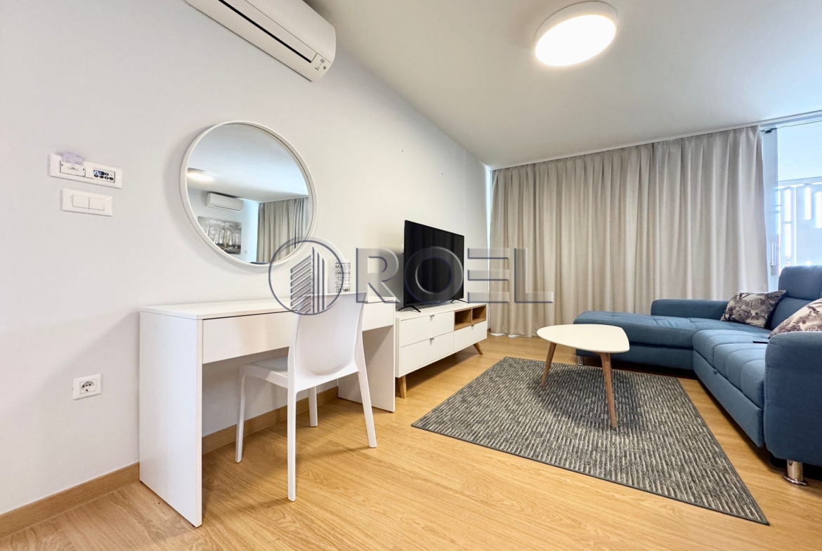 Dramalj, 6 luksuznih stanova s bazenom, 600m2, drugi red do mora