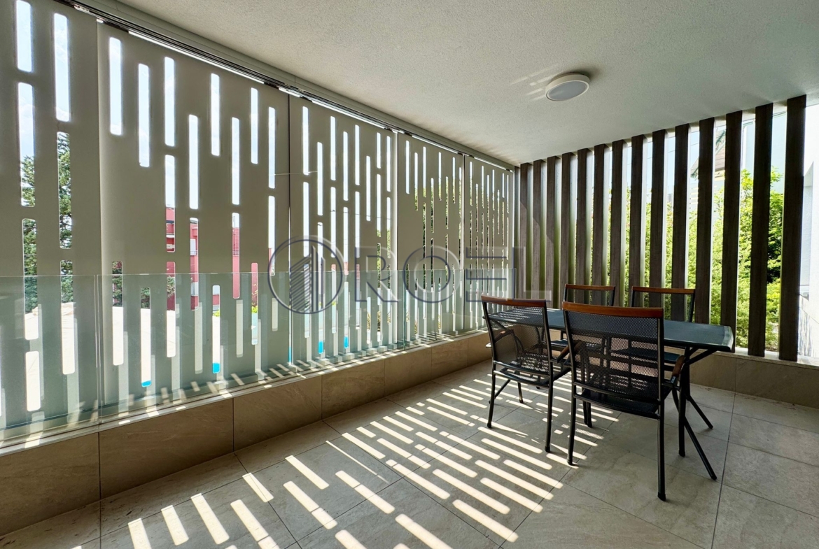 Dramalj, 6 luksuznih stanova s bazenom, 600m2, drugi red do mora