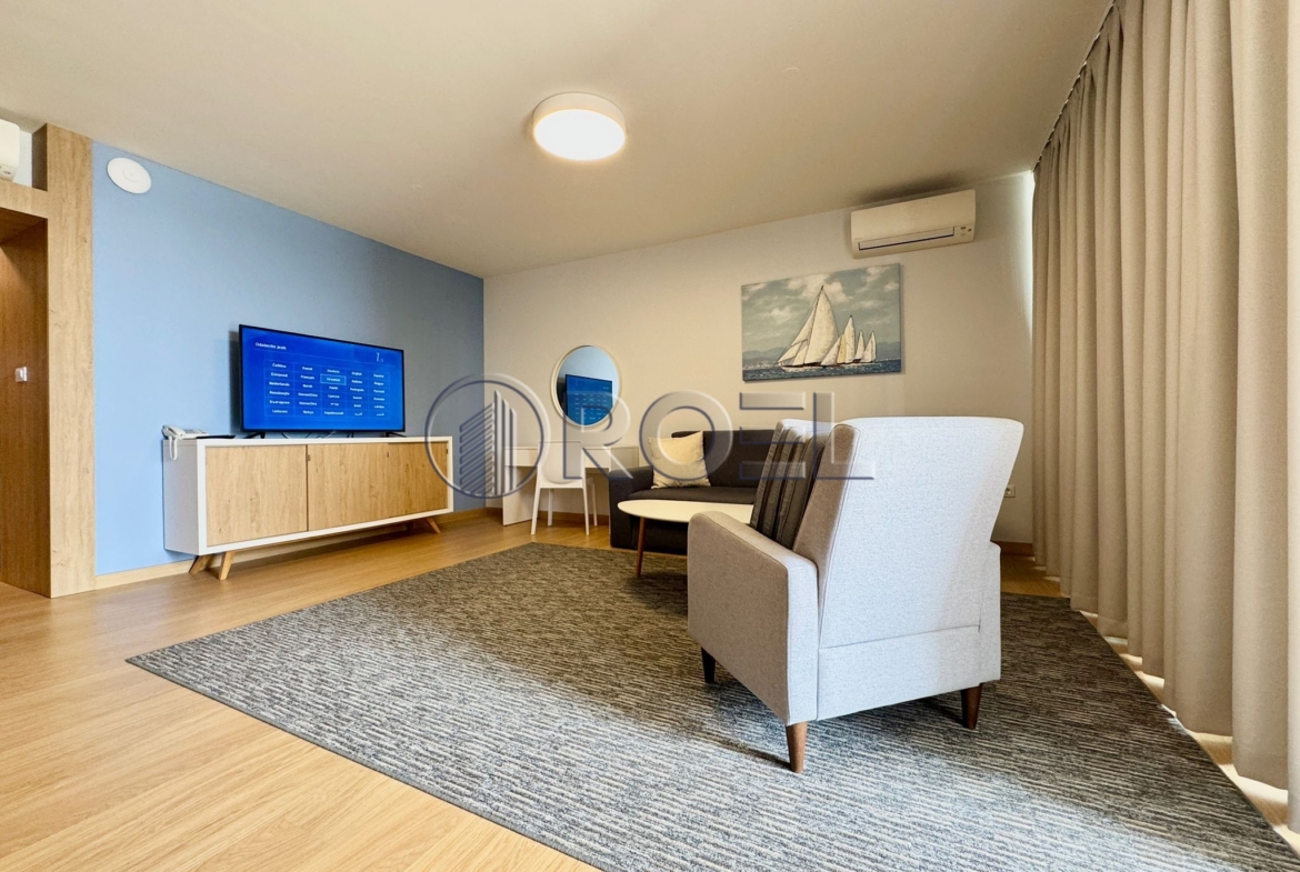 Dramalj, 6 luksuznih stanova s bazenom, 600m2, drugi red do mora