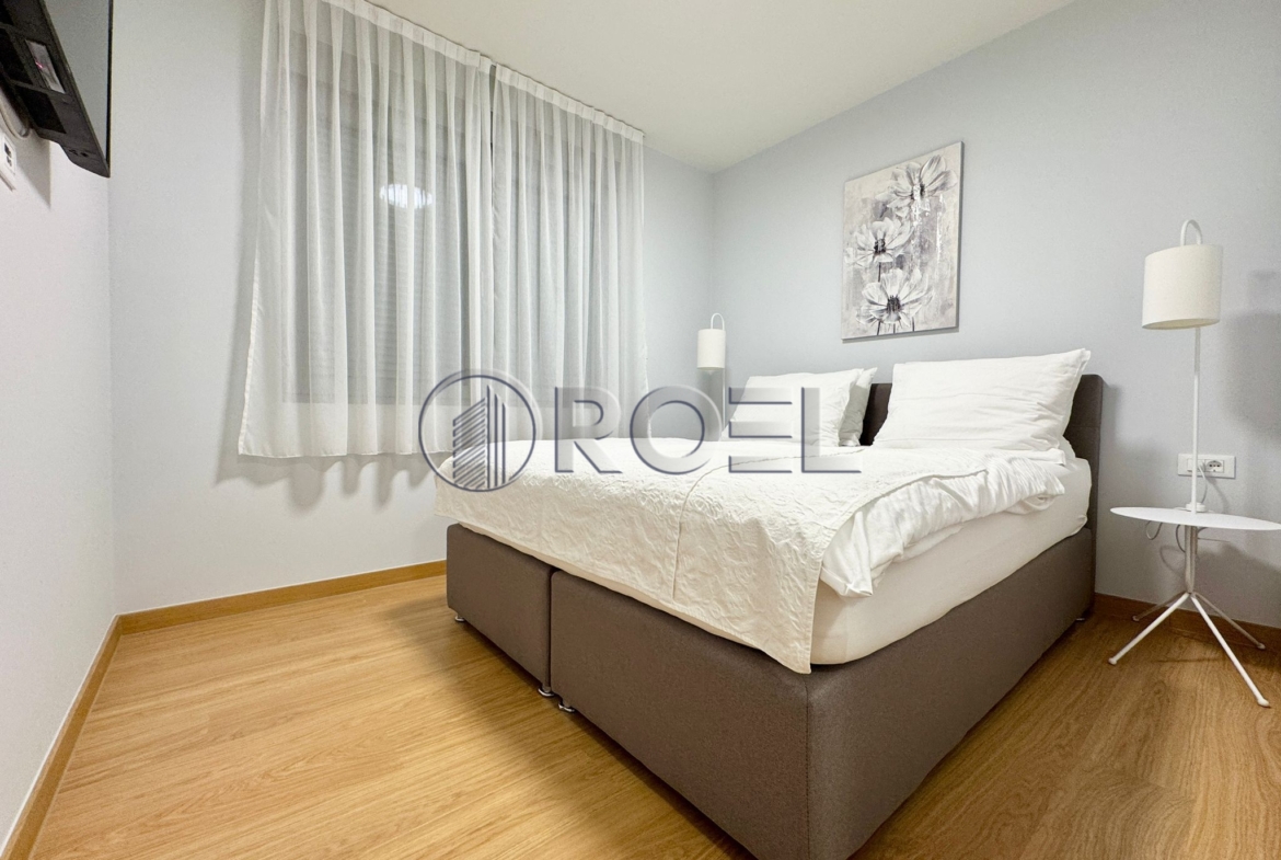 Dramalj, 6 luksuznih stanova s bazenom, 600m2, drugi red do mora
