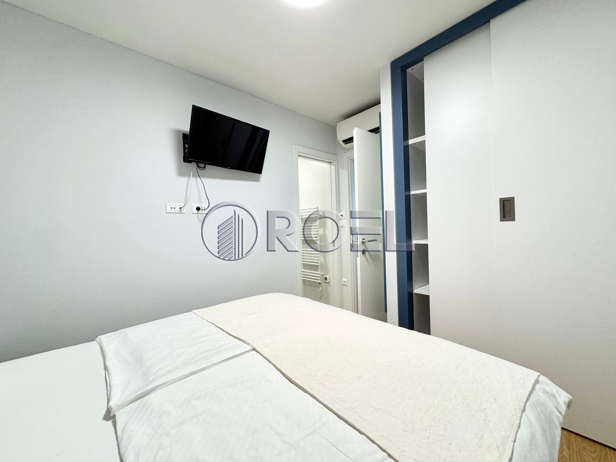 858_6_1751557646 Dramalj, 6 luksuznih stanova s bazenom, 600m2, drugi red do mora