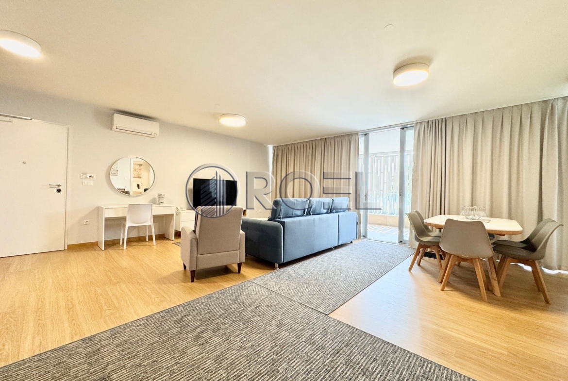 Dramalj, 6 luksuznih stanova s bazenom, 600m2, drugi red do mora