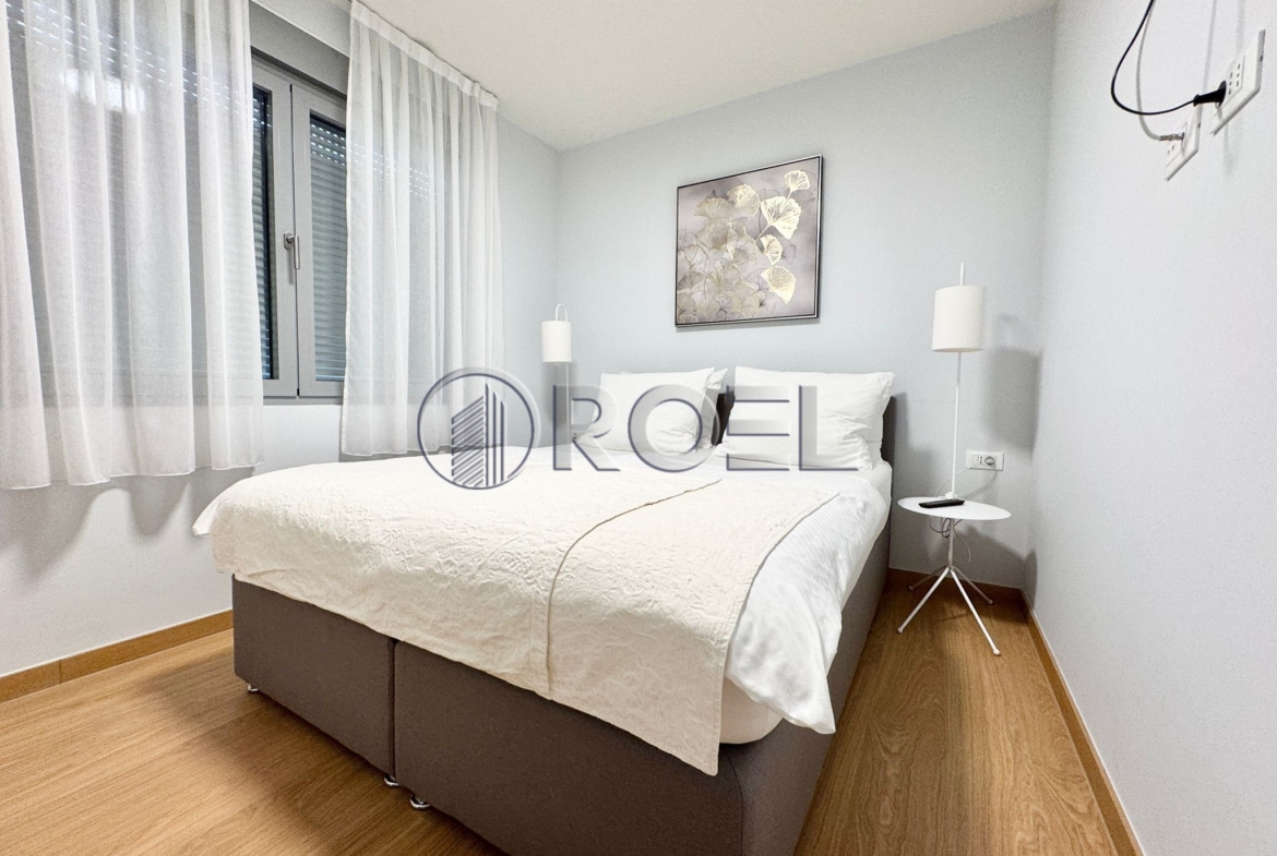 Dramalj, 6 luksuznih stanova s bazenom, 600m2, drugi red do mora