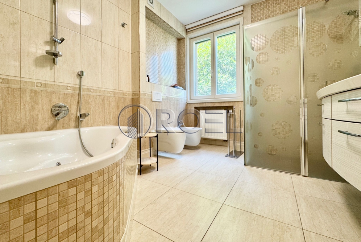 Zagreb, Jarun, attractive two-storey 5-bedroom apartment, 270 m2 + GPS