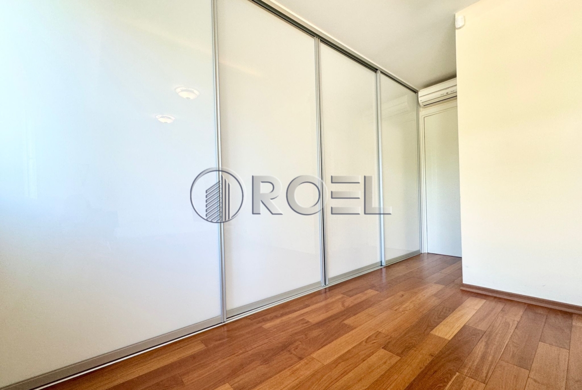 Zagreb, Jarun, attractive two-storey 5-bedroom apartment, 270 m2 + GPS