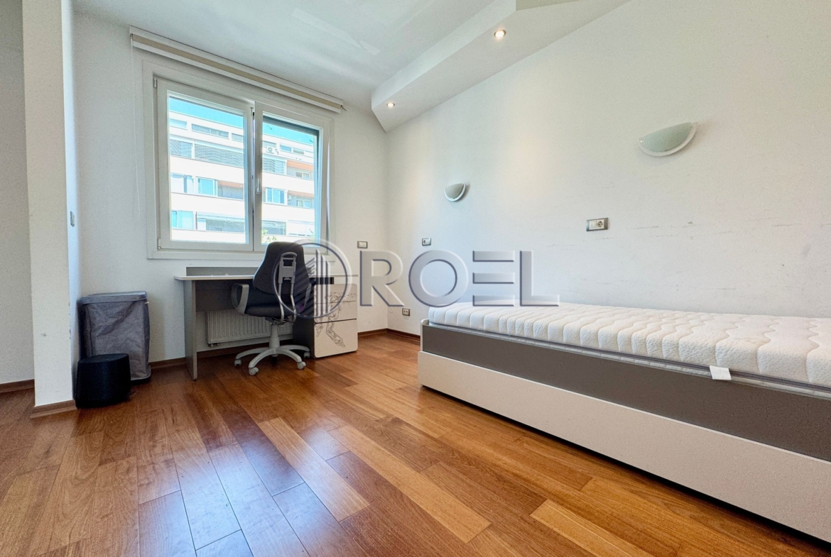 Zagreb, Jarun, attractive two-storey 5-bedroom apartment, 270 m2 + GPS