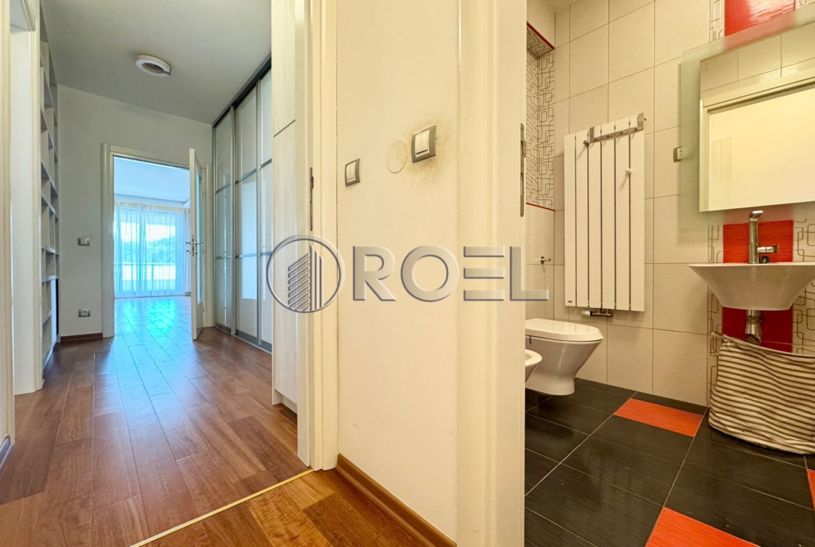 Zagreb, Jarun, attractive two-storey 5-bedroom apartment, 270 m2 + GPS