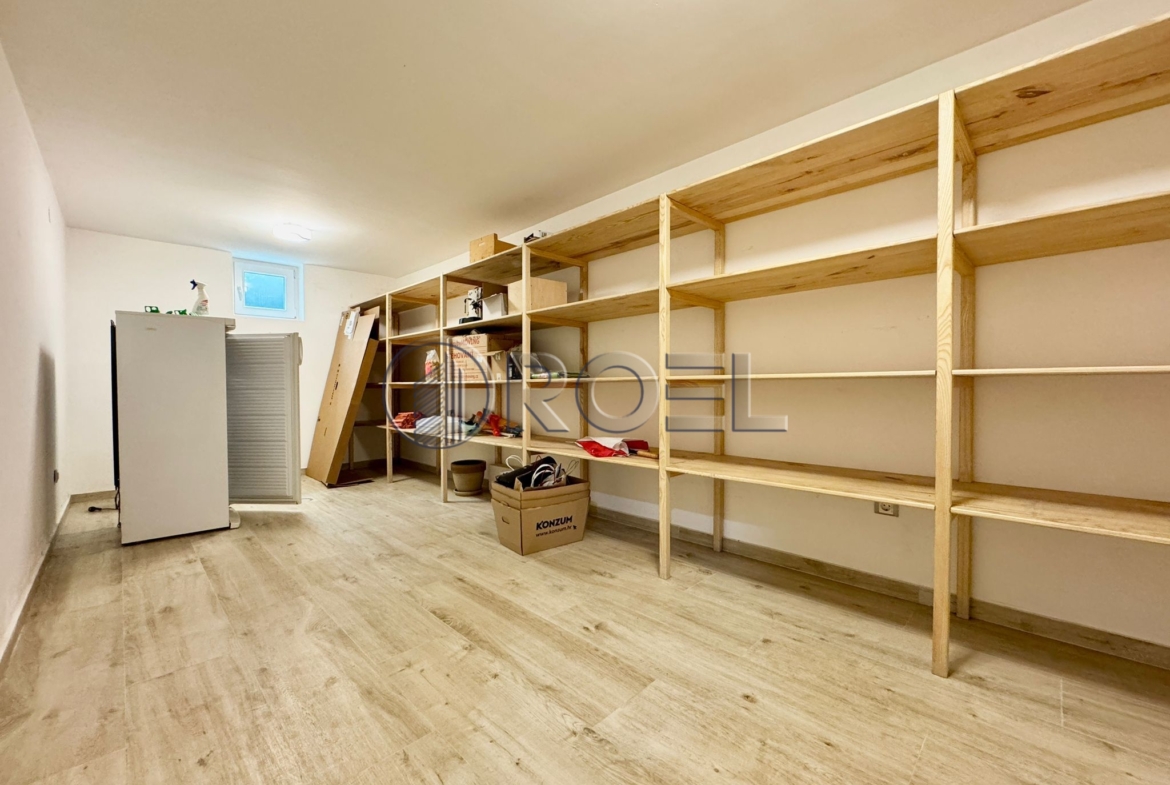 Zagreb, Jarun, attractive two-storey 5-bedroom apartment, 270 m2 + GPS