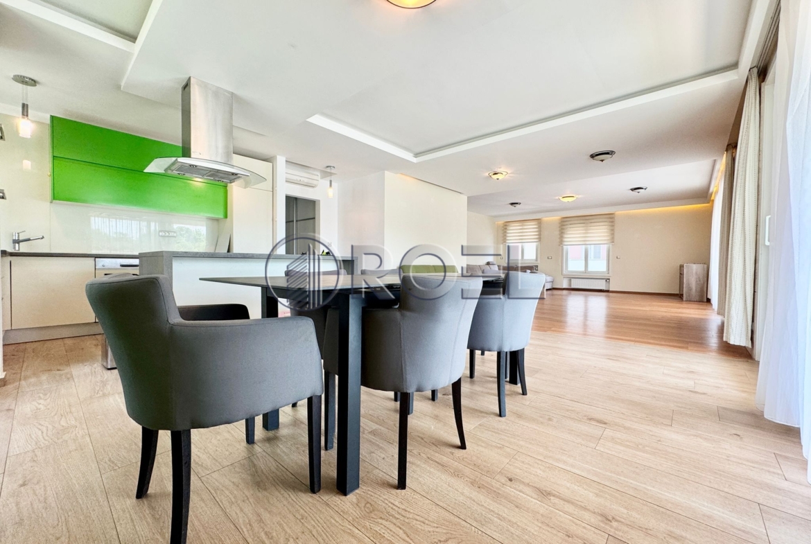 Zagreb, Jarun, attractive two-storey 5-bedroom apartment, 270 m2 + GPS