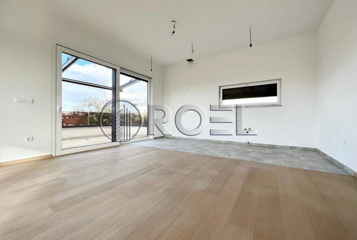 Petorosobni stan: Velika Gorica, NKP 141.95 m² + GPM + SPR