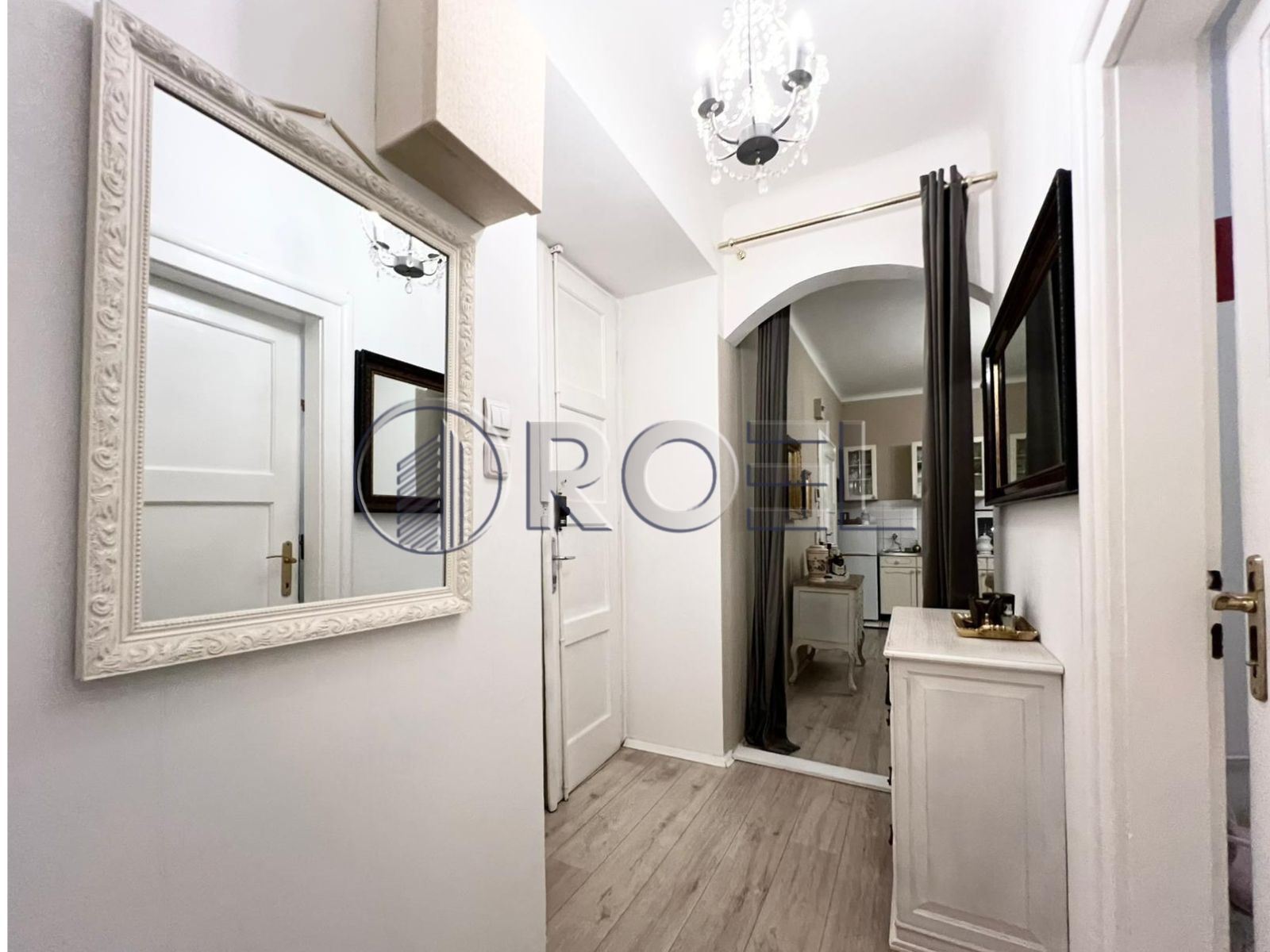 947_7_1764080861 Zagreb, Trg bana Josipa Jelačića, centar, dvosobni stan, NKP 45 m2