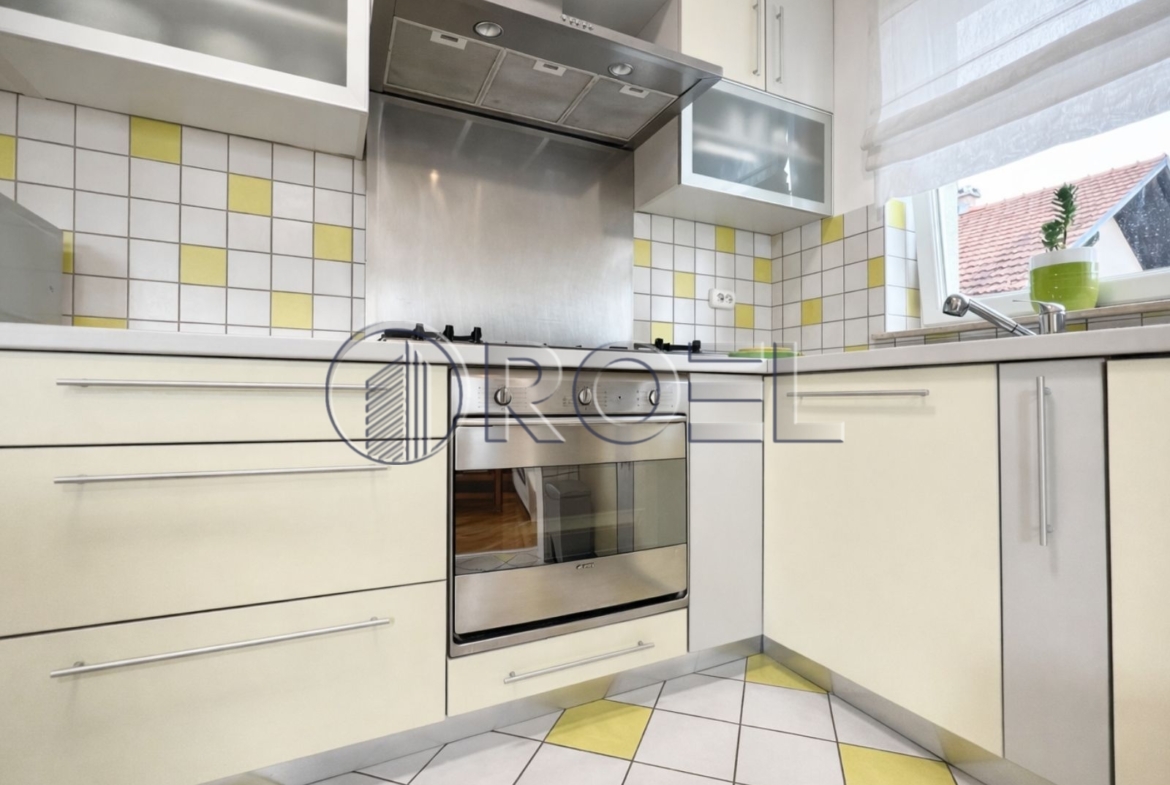Trosobni stan, Zagreb, Trokut, Hermanova ul., NKP 58 m²