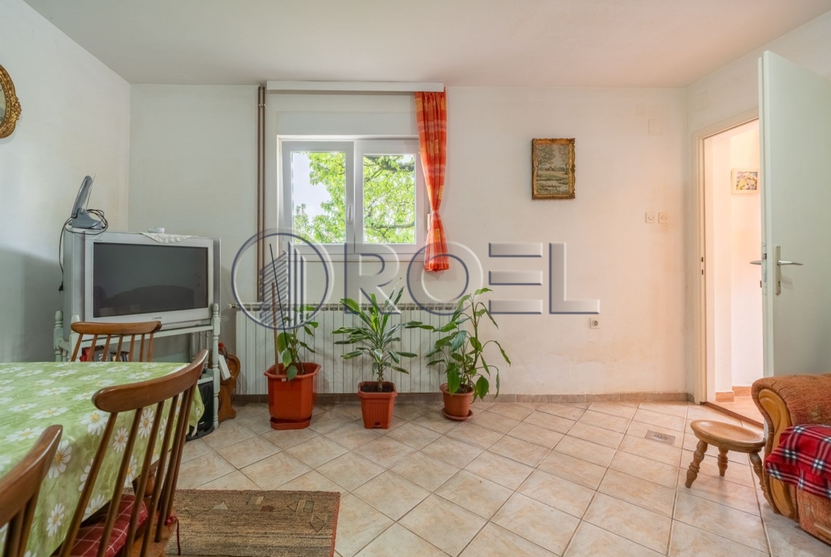 Land area 815 m2 with house, Zagreb, Dubrava, Miroševečka
