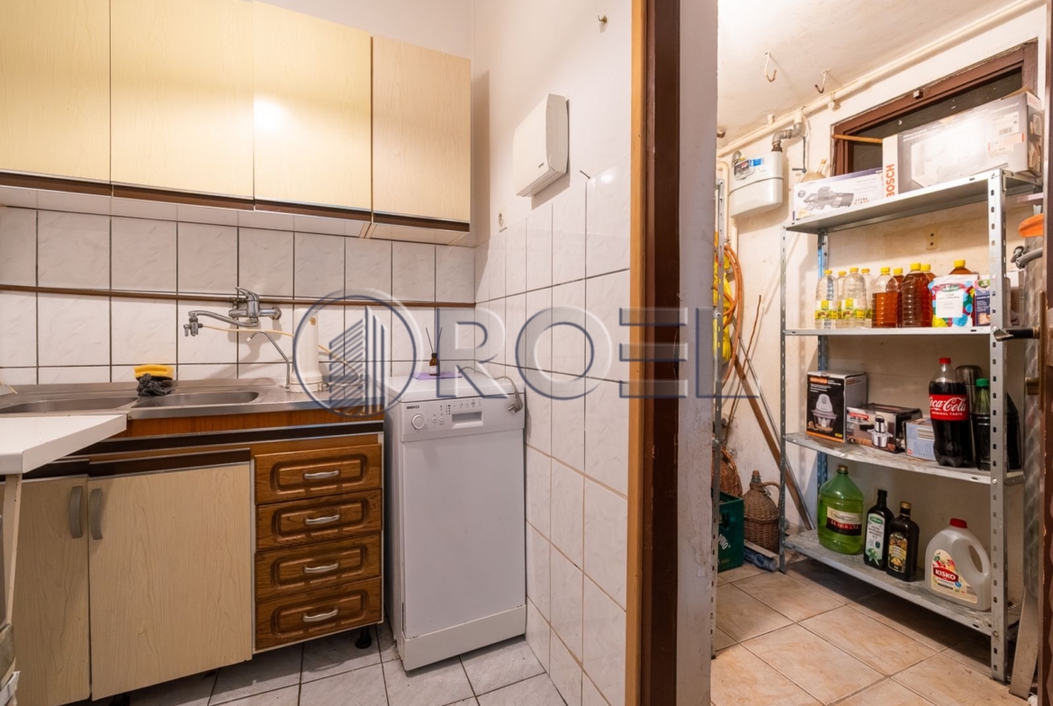 Land area 815 m2 with house, Zagreb, Dubrava, Miroševečka