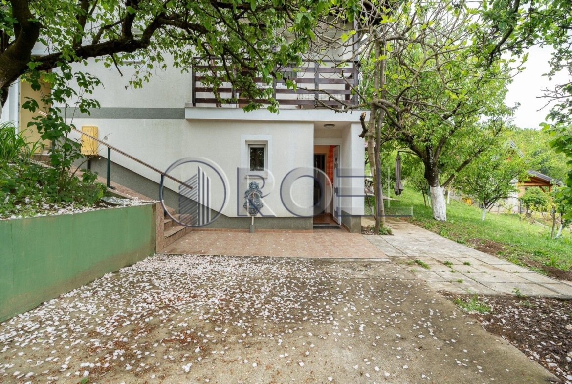 Land area 815 m2 with house, Zagreb, Dubrava, Miroševečka