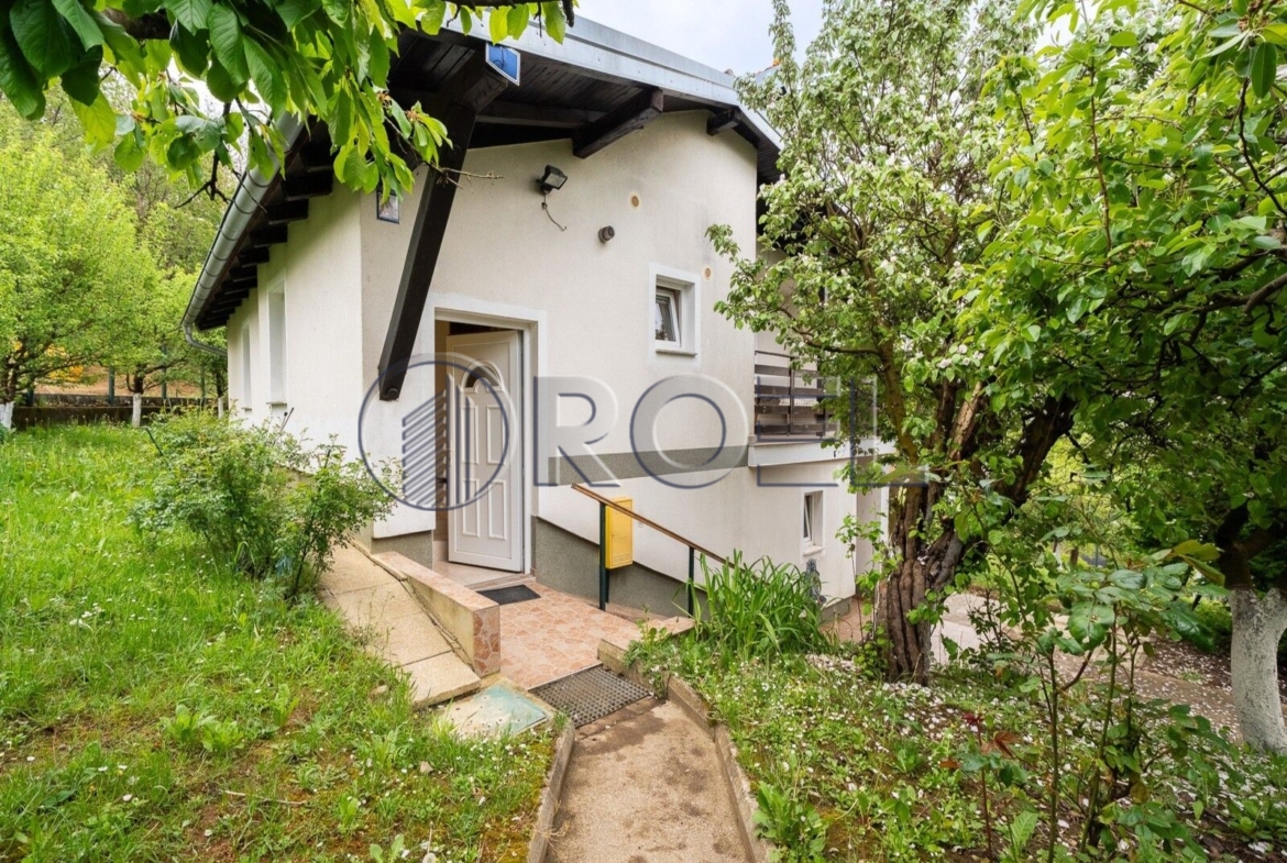 Land area 815 m2 with house, Zagreb, Dubrava, Miroševečka