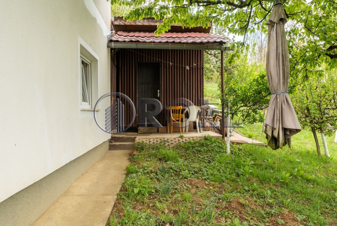 Land area 815 m2 with house, Zagreb, Dubrava, Miroševečka