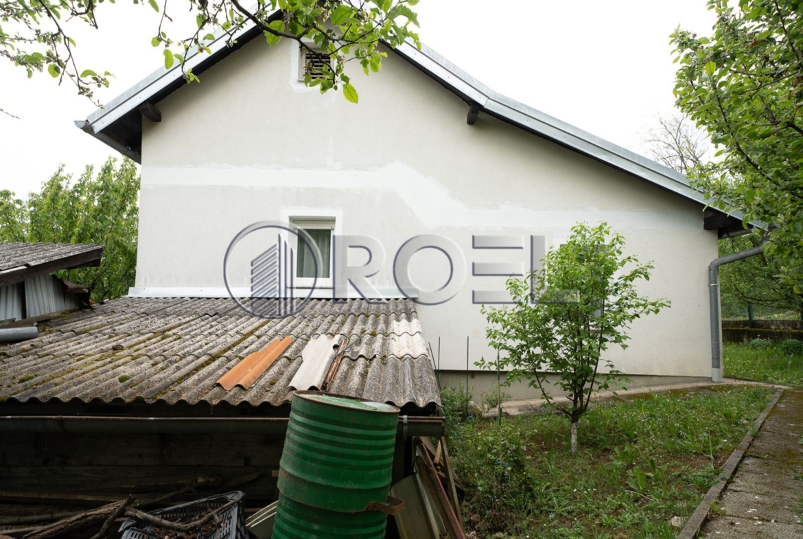 Land area 815 m2 with house, Zagreb, Dubrava, Miroševečka