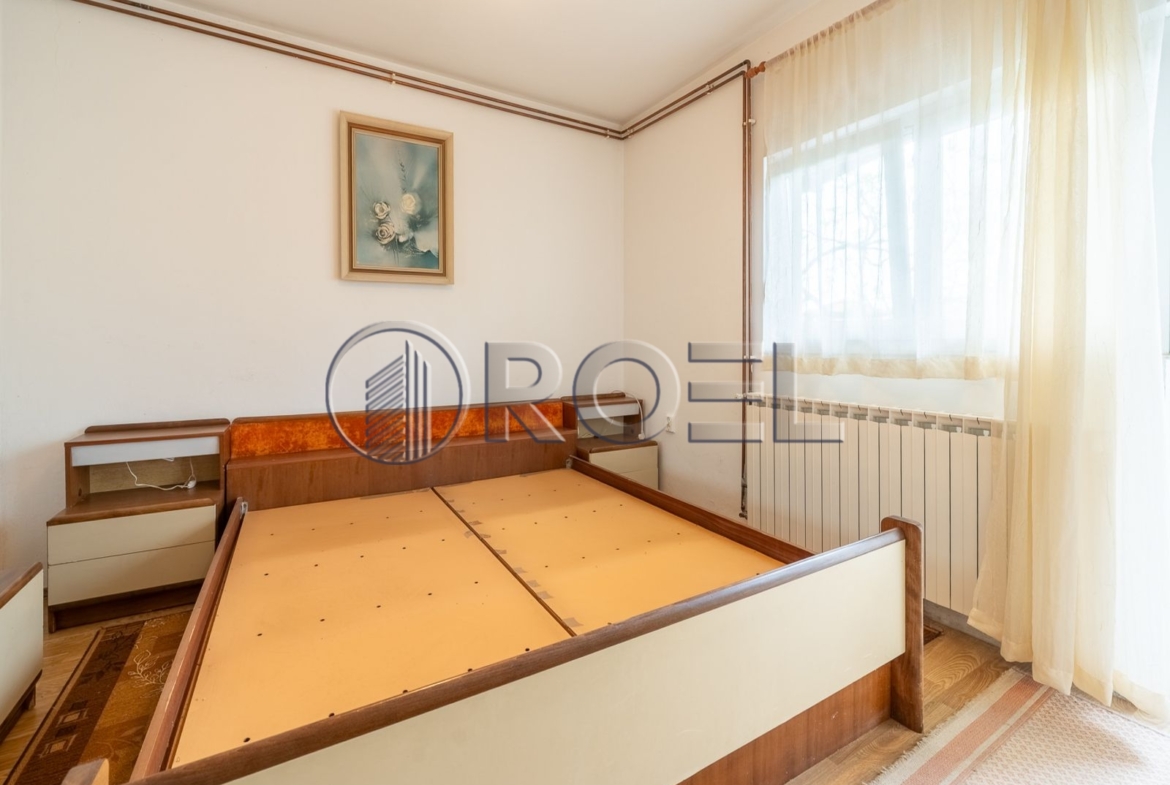 Land area 815 m2 with house, Zagreb, Dubrava, Miroševečka