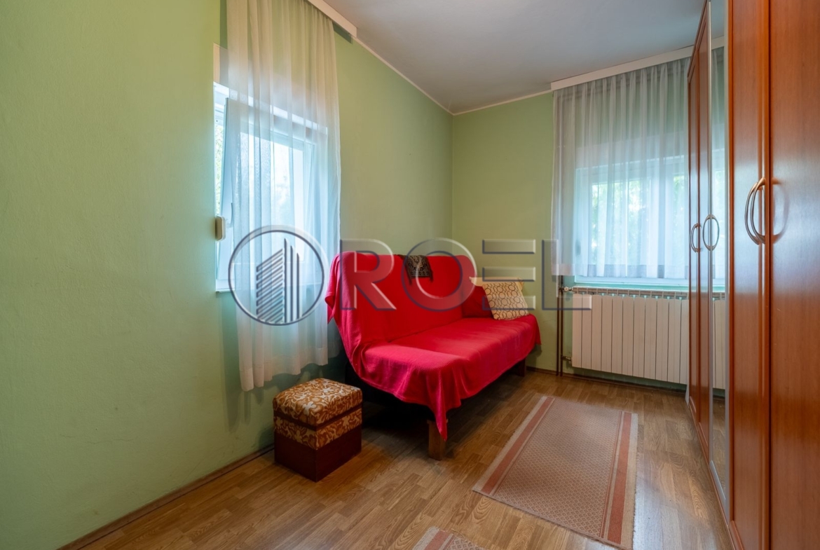 Land area 815 m2 with house, Zagreb, Dubrava, Miroševečka