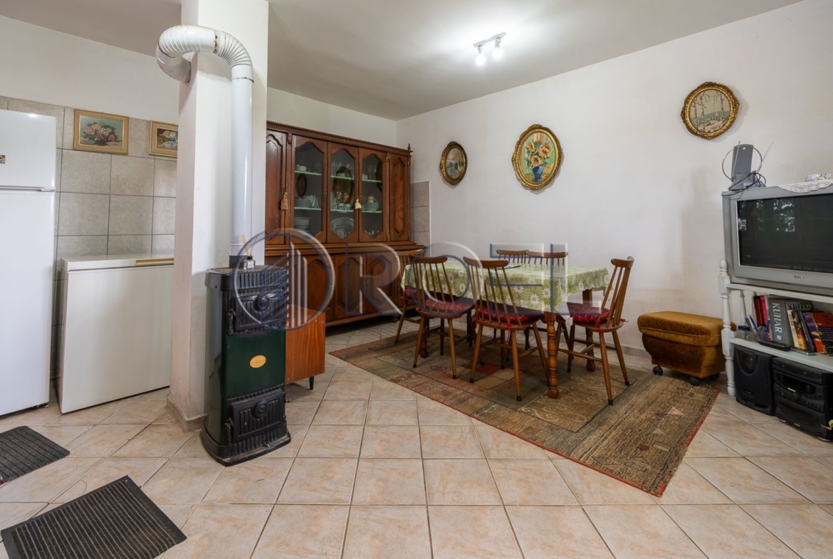 Land area 815 m2 with house, Zagreb, Dubrava, Miroševečka